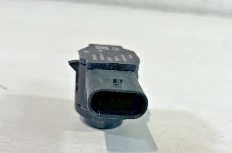 Load image into Gallery viewer, 2019 - 2024 CADILLAC XT4 CT4 CT6 BUMPER PDC PARKING SENSOR AID ASSIST # 104975