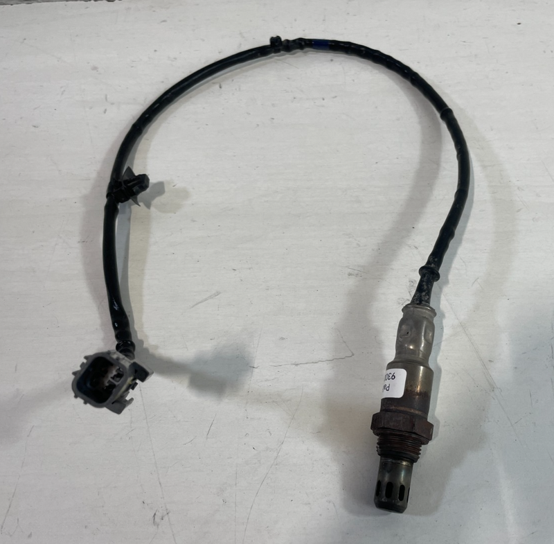 Load image into Gallery viewer, 20-25 HYUNDAI PALISADE REAR RIGHT LOWER EXHAUST LAMBDA O2 OXYGEN SENSOR # 105143