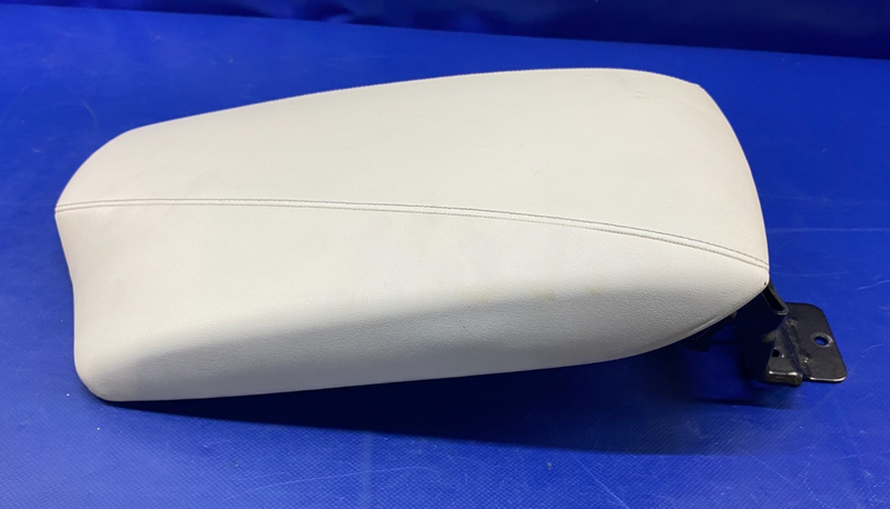 Load image into Gallery viewer, 2019-2021 INFINITI QX50 CENTER CONSOLE ARM REST ARMREST LID COVER BEIGE # 76529