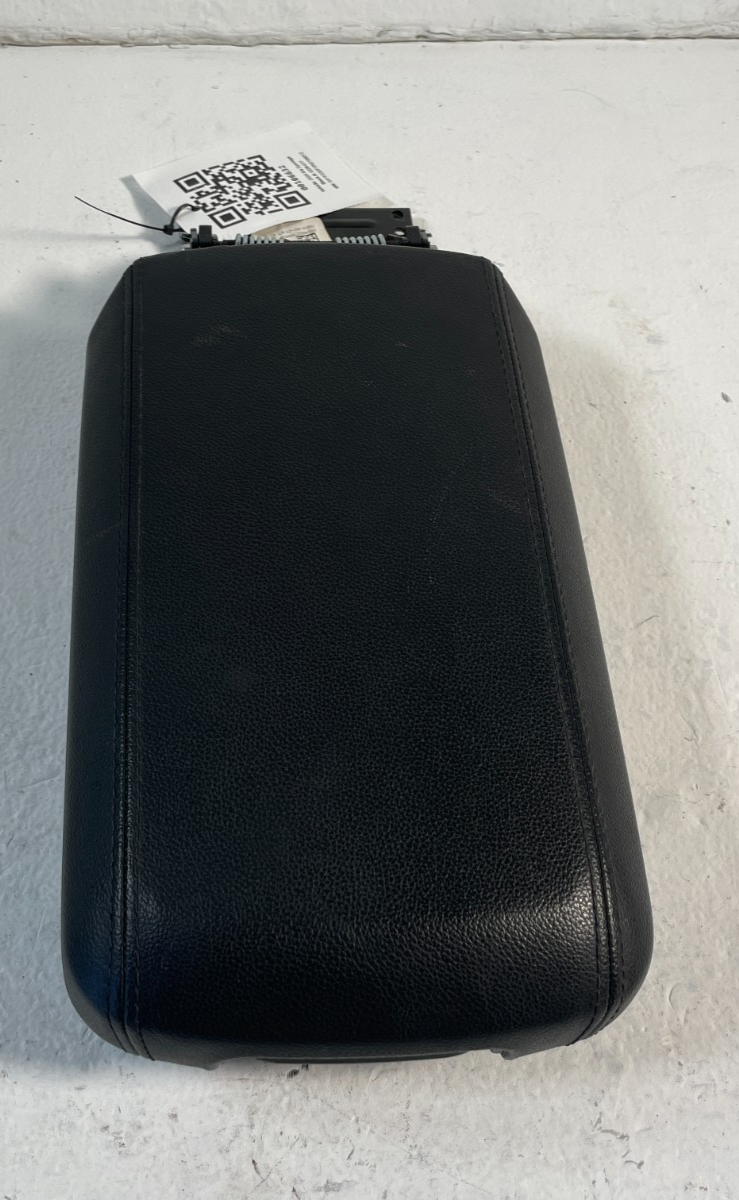 Load image into Gallery viewer, 2023 - 2025 KIA SPORTAGE CENTER CONSOLE ARMREST LID TRIM COVER 2.5L # 106632
