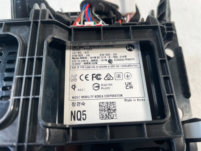 Load image into Gallery viewer, 2023- 2025 KIA SPORTAGE WIRELESS CHARGING PAD ASSEMBLY 95560-P1000 2.5L # 106601
