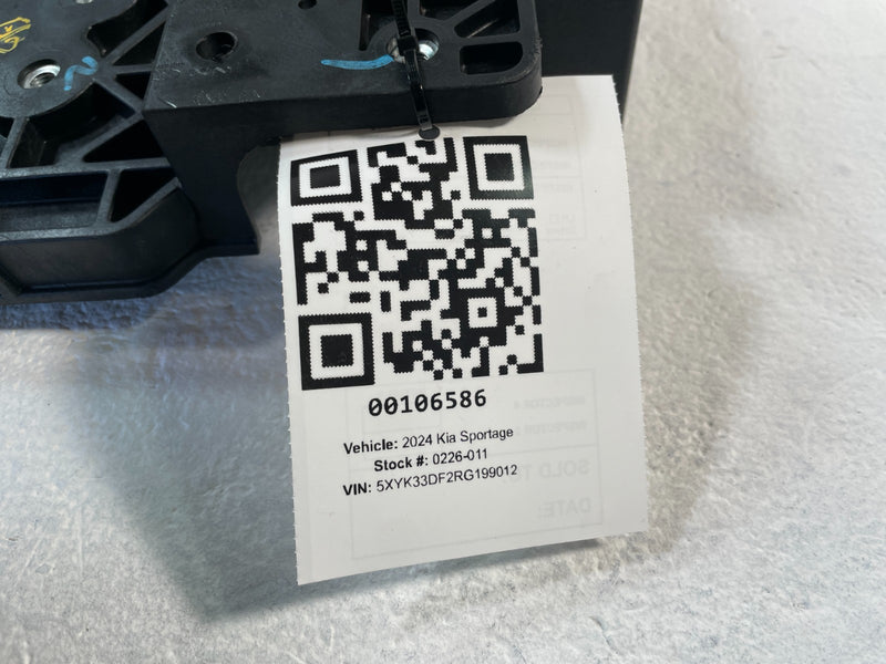 Load image into Gallery viewer, 2023 - 2025 KIA SPORTAGE BATTERY TRAY MOUNT BRACKET 37150-DW000 2.5L # 106586