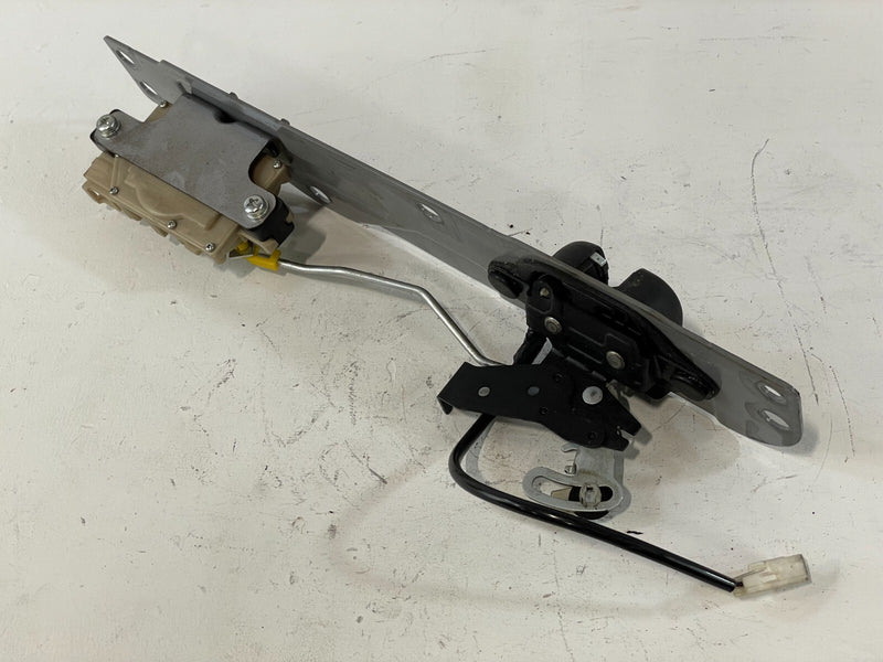 Load image into Gallery viewer, 09-20 NISSAN 370Z COUPE LIFTGATE BACK DOOR LOCK ACTUATOR COVER BRACKET # 82519