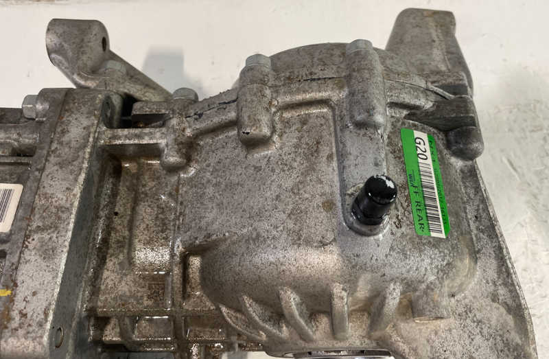 Load image into Gallery viewer, 2022-2025 HYUNDAI TUCSON AWD REAR DIFFERENTIAL AXLE CARRIER ASSEMBLY # 105074