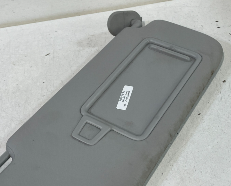 Load image into Gallery viewer, 21-25 HYUNDAI ELANTRA ELANTRA N FRONT RIGHT SIDE SUNVISOR SUN VISOR GRAY # 99290