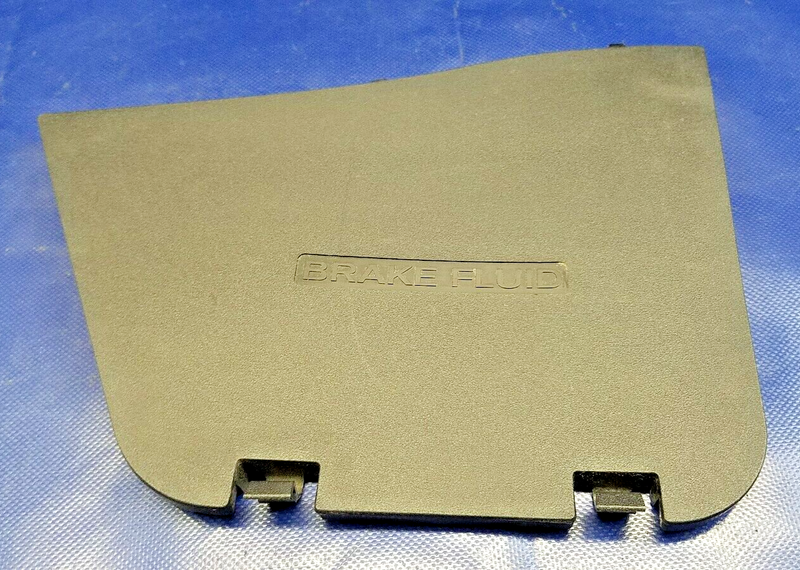 Load image into Gallery viewer, 2014-2024 INFINITI Q50, 17-22 Q60 LEFT DRIVER SIDE BRAKE FLUID COVER LID # 54843