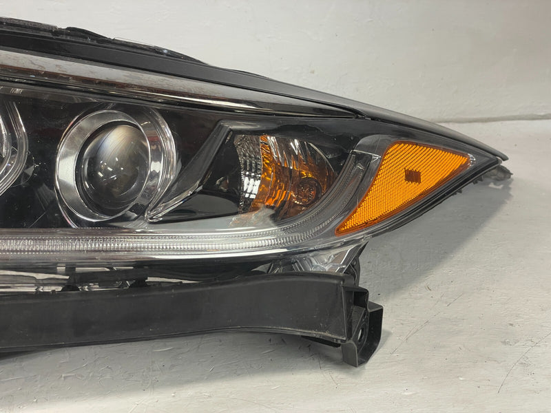 Load image into Gallery viewer, 2019-2022 HONDA HR-V LEFT SIDE HALOGEN W/O LED HEADLIGHT HEADLAMP # IG15-HDU975