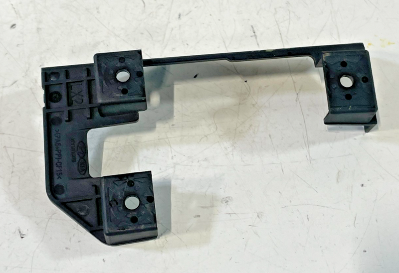 Load image into Gallery viewer, 20-22 HYUNDAI PALISADE REAR LEFT BLIND SPOT RADAR SENSOR MODULE BRACKET # 103562