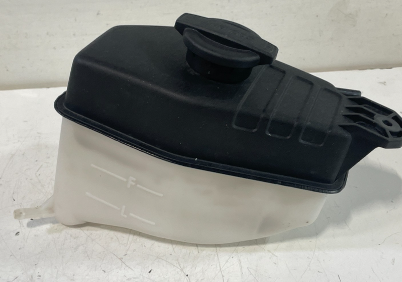 Load image into Gallery viewer, 19-25 HYUNDAI PALISADE RADIATOR COOLANT RESERVOIR RECOVERY TANK BOTTLE # 104095
