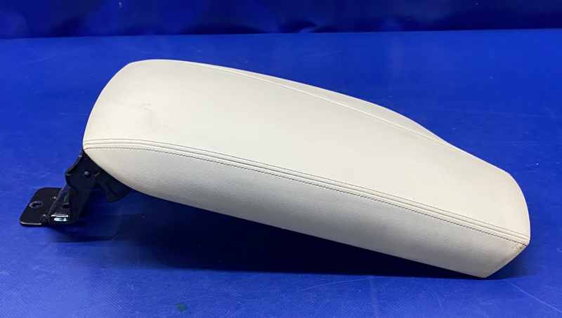 Load image into Gallery viewer, 2019-2021 INFINITI QX50 CENTER CONSOLE ARM REST ARMREST LID COVER BEIGE # 76529