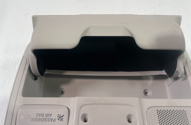 Load image into Gallery viewer, 2019-2023 GENESIS G70 ROOF OVERHEAD CONSOLE DOME LIGHT LAMP W/ SWITCH # 105329