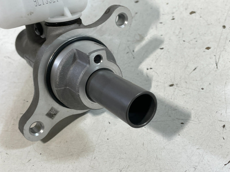 Load image into Gallery viewer, 2020-2025 HYUNDAI PALISADE BRAKE MASTER CYLINDER RESERVOIR BOOSTER TANK # 100840