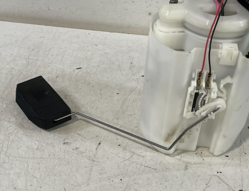 Load image into Gallery viewer, 2017-2025 HONDA HR-V CR-V FUEL GAS TANK SENDING UNIT MODULE 17045TLAA02 # 100766
