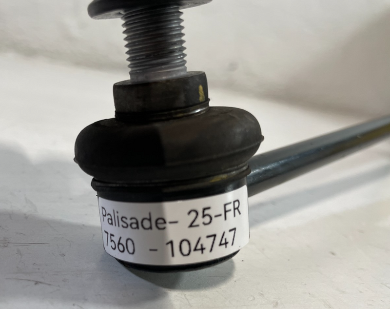 Load image into Gallery viewer, HYUNDAI PALISADE SANTA FE FRONT LH OR RH STABILIZER SWAY BAR END LINK # 104747
