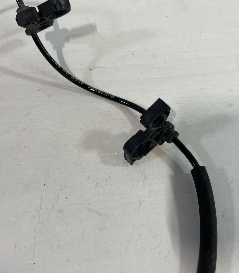 Load image into Gallery viewer, 2020-2025 CADILLAC CT5 FRONT LEFT DRIVER SIDE ABS WHEEL SPEED SENSOR #104925