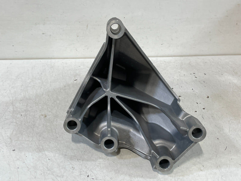 Load image into Gallery viewer, 2019-2023 GENESIS G70 FRONT LEFT SIDE ENGINE MOUNT SUPPORT BRACKET 2.0L # 100940