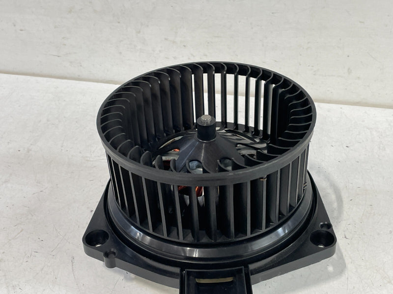 Load image into Gallery viewer, BMW X3 Z4 330I XDRIVE 330i M4 430I XDRIVE 230I HEATER BLOWER W/ FAN MOTOR #98487