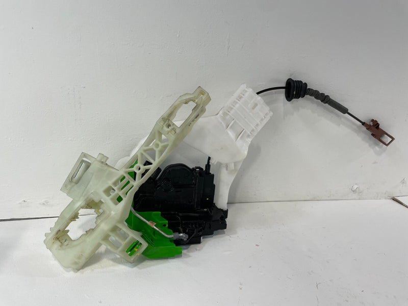 Load image into Gallery viewer, ⭐⭐ 2021 - 2023 HYUNDAI ELANTRA REAR RIGHT SIDE DOOR LOCK ACTUATOR W/ CABLE ⭐⭐