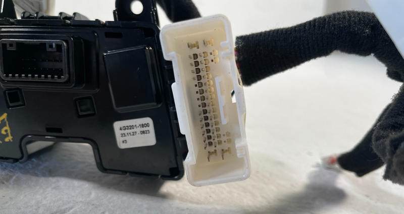 Load image into Gallery viewer, 23-25 KIA SPORTAGE FRONT CENTER CONSOLE SEAT HEATER CONTROL SWITCH 2.5L # 106595
