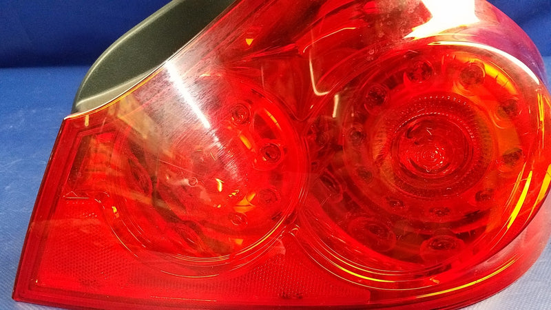Load image into Gallery viewer, 07-13 INFINITI G25 G35 G37 Q40 SEDAN RIGHT SIDE TAIL LIGHT QUARTER PANEL # 70984