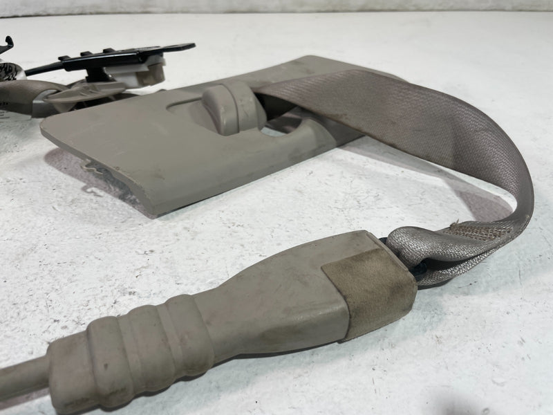 Load image into Gallery viewer, 19-21 GENESIS G70 FRONT RIGHT SIDE SEAT BELT RETRACTOR W/ TENSIONER # 105331