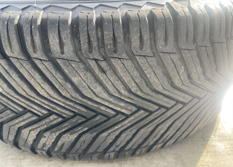 Load image into Gallery viewer, HONDA PASSPORT TOURING 20X8.5J ET55 WHEEL RIM W/ TIRE 3.5L ONLY#1 19-21 # 105293