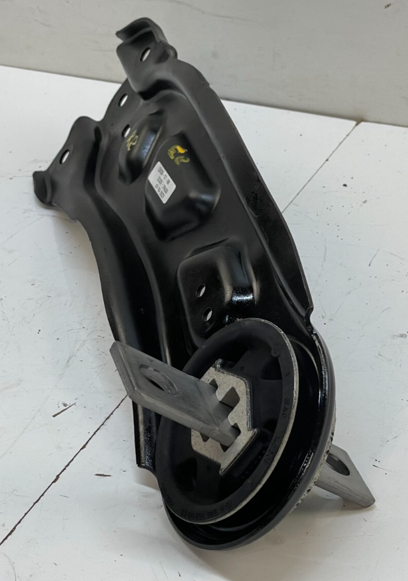 Load image into Gallery viewer, 2017 - 2019 INFINITI QX30 FWD REAR RIGHT SIDE TRAILING UPPER CONTROL ARM # 79430
