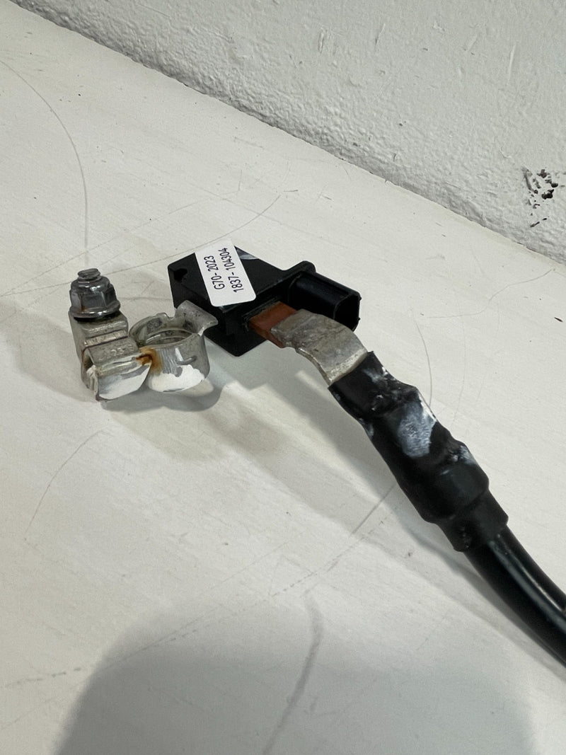 Load image into Gallery viewer, 2021 - 2023 GENESIS G70 NEGATIVE BATTERY CABLE WIRE W /SENSOR # 104304