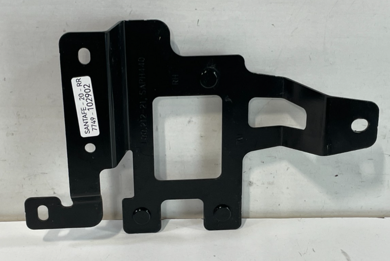 Load image into Gallery viewer, 19-20 HYUNDAI SANTA FE REAR RIGHT SIDE BLIND SPOT RADAR SUPPORT BRACKET # 102902