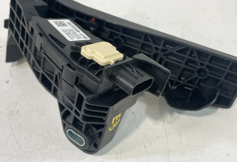 Load image into Gallery viewer, 21 - 25 HYUNDAI PALISADE SANTA FE GAS ACCELERATOR PEDAL THROTTLE SENSOR # 104091