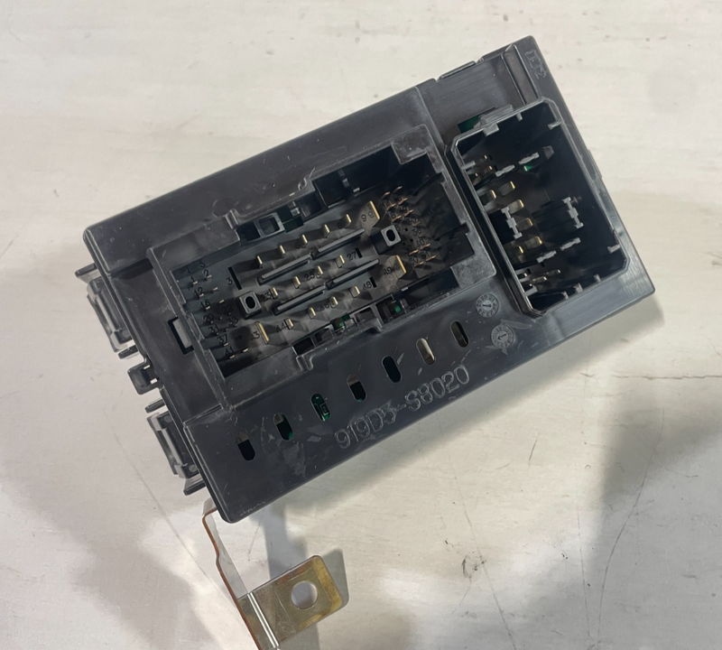 Load image into Gallery viewer, 2023 - 2025 HYUNDAI PALISADE ENGINE BAY FUSE RELAY BOX 91959-S8100 # 105152