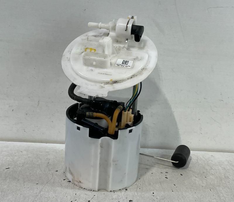 Load image into Gallery viewer, 2021 - 2025 GENESIS G70 FUEL GAS PUMP SENDING UNIT ASSEMBLY 31110-J5050 # 101057
