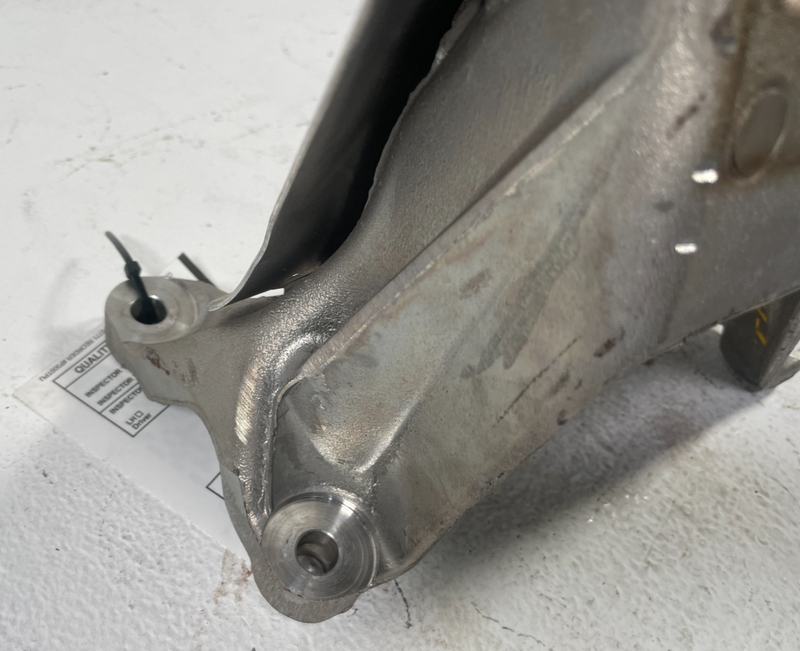 Load image into Gallery viewer, 21-25 BMW G82 M4 M3 M2 FRONT RIGHT ENGINE SUPPORT MOUNT BRACKET 3.0L # 105740