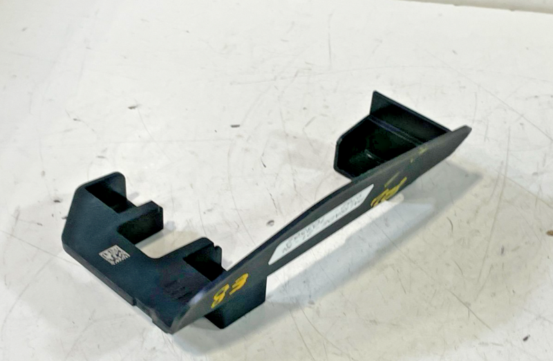 Load image into Gallery viewer, 20-22 HYUNDAI PALISADE REAR LEFT BLIND SPOT RADAR SENSOR MODULE BRACKET # 103562