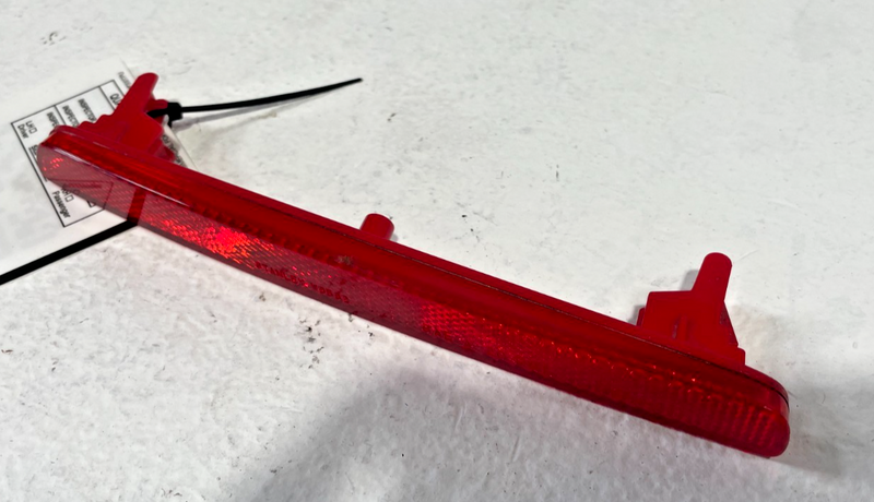 Load image into Gallery viewer, 23-25 HONDA HR-V CR-V REAR LEFT DRIVER BUMPER REFLECTOR MARKER LIGHT # 105438