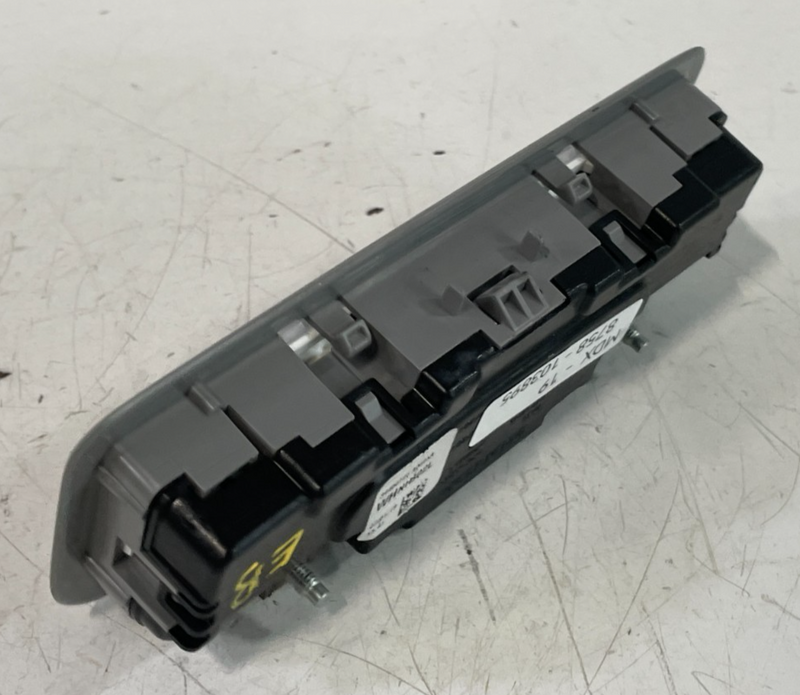 Load image into Gallery viewer, 2018 - 2020 ACURA MDX TLX REAR ROOF OVERHEAD INTERIOR DOME LIGHT LAMP # 103895