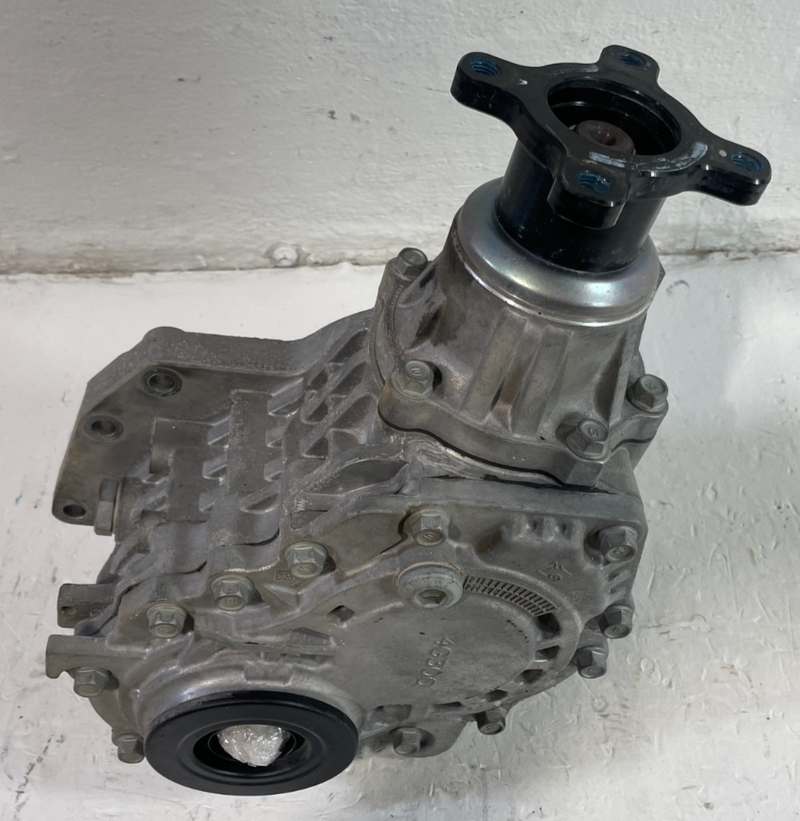Load image into Gallery viewer, 21-25 HYUNDAI TUCSON AWD AUTO TRANSMISSION TRANSFER CASE 43K MILES 2.5L # 104892