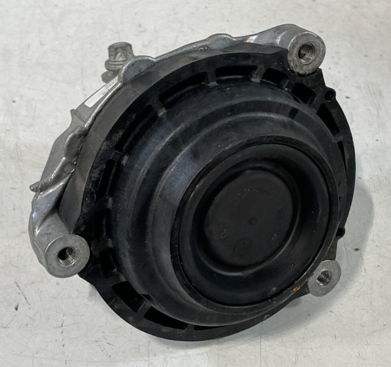 Load image into Gallery viewer, 2019-2024 BMW 330i 430i FRONT RIGHT ENGINE MOTOR SUPPORT MOUNT BRACKET # 98345