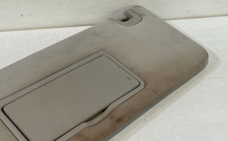 Load image into Gallery viewer, 2019 - 2025 INFINITI QX50 FRONT LEFT DRIVER SIDE SUNVISOR SUN VISOR # 95943
