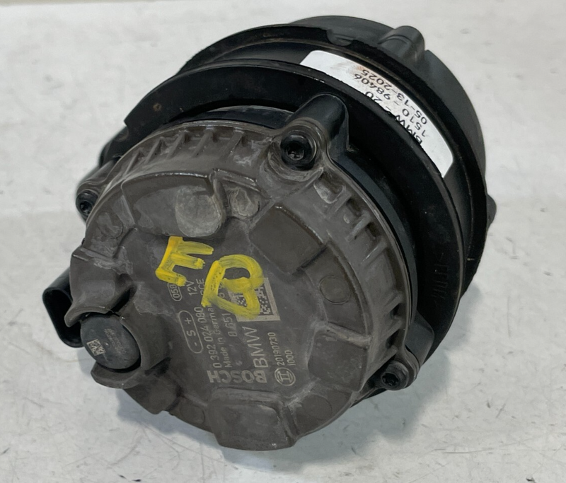 Load image into Gallery viewer, 2019-2024 BMW 330i 330e ENGINE AUXILIARY ELECTRIC WATER PUMP UNIT # 98406