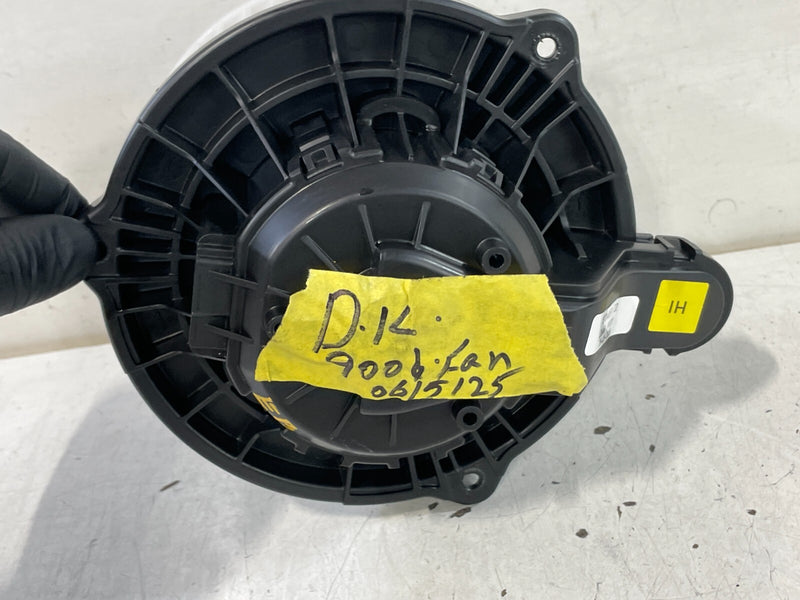 Load image into Gallery viewer, 2018 - 2023 KIA STINGER K900 AC A/C HEATER BLOWER W/ FAN MOTOR # 99701
