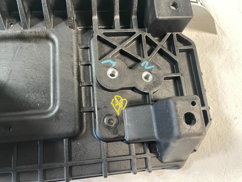 Load image into Gallery viewer, 2023 - 2025 KIA SPORTAGE BATTERY TRAY MOUNT BRACKET 37150-DW000 2.5L # 106586