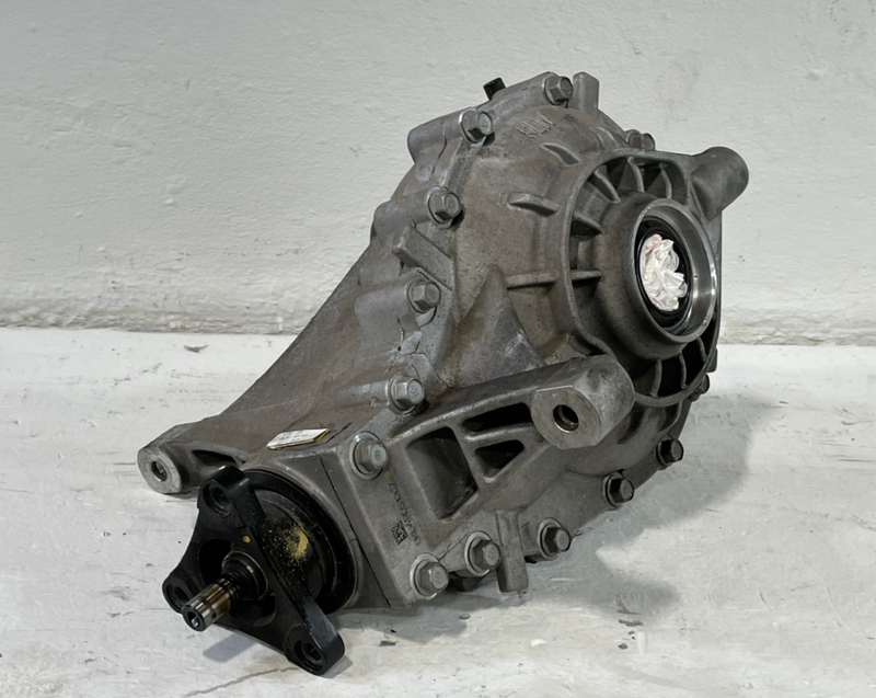 Load image into Gallery viewer, 2019 - 2023 GENESIS G70 RWD REAR DIFFERENTIAL AXLE CARRIER ASSEMBLY 2.0L #101102