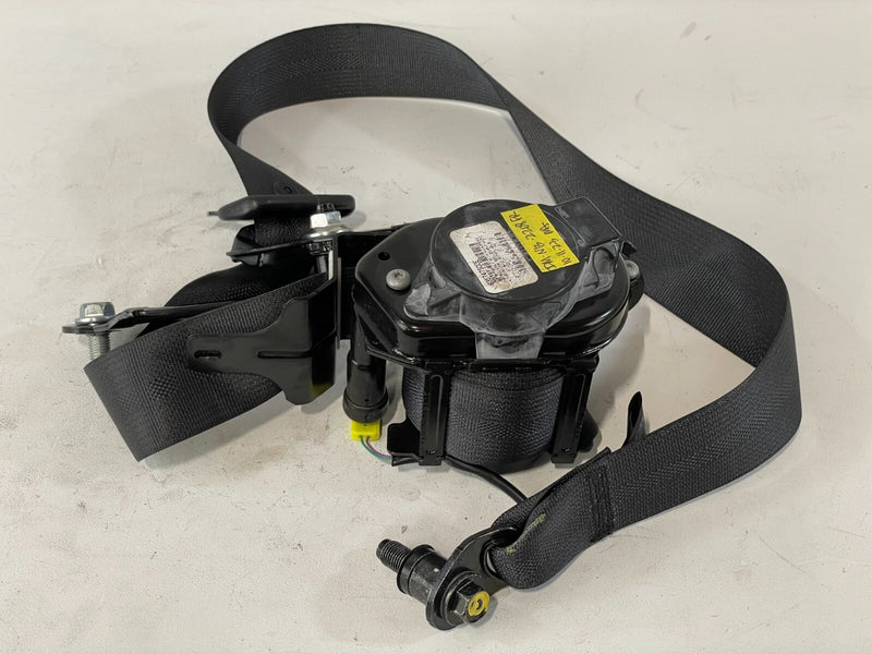 Load image into Gallery viewer, ⭐⭐OEM 19-20 INFINITI QX50 FRONT RIGHT PASSENGER SIDE SEAT BELT RETRACTOR BLACK⭐⭐