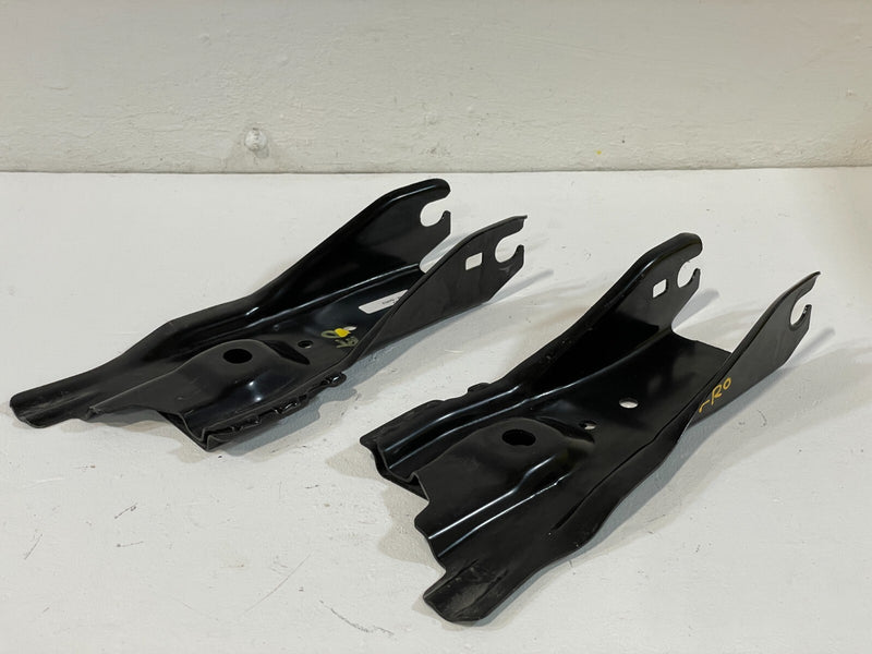 Load image into Gallery viewer, 22-25 HONDA CIVIC ACCORD FRONT LH & RH SUBFRAME REARWARD STAY BRACKET PAIR 86952