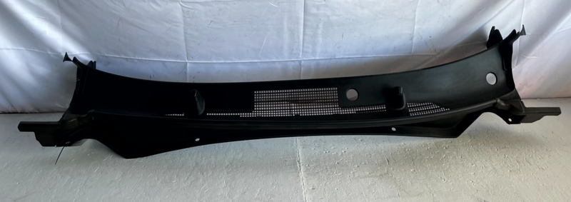 Load image into Gallery viewer, 2023-2025 KIA SPORTAGE FRONT WINDSHIELD COWL PANEL VENT GRILLE COVER # 106661