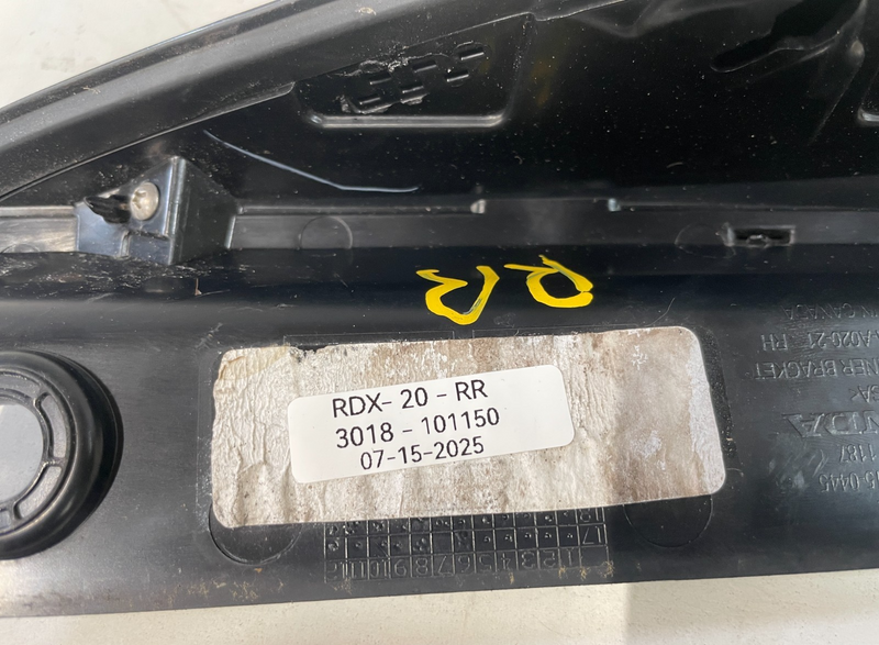 Load image into Gallery viewer, 2019-2025 ACURA RDX REAR RIGHT SIDE QUARTER PANEL GARNISH MOLDING BLACK # 101150
