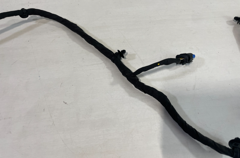 Load image into Gallery viewer, 2020 - 2024 CADILLAC CT5 REAR BUMPER PARKING WIRING HARNESS CABLE # 104977