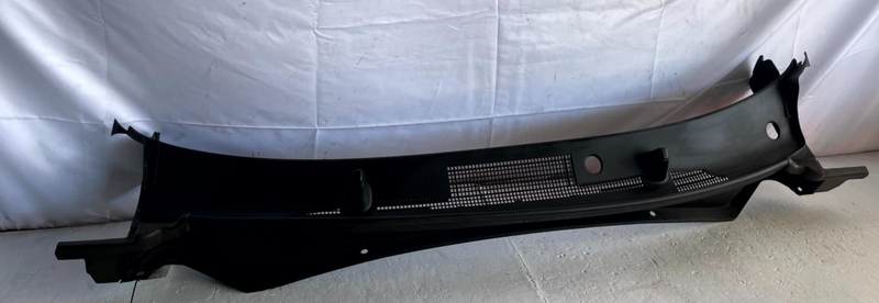 Load image into Gallery viewer, 2023-2025 KIA SPORTAGE FRONT WINDSHIELD COWL PANEL VENT GRILLE COVER # 106661