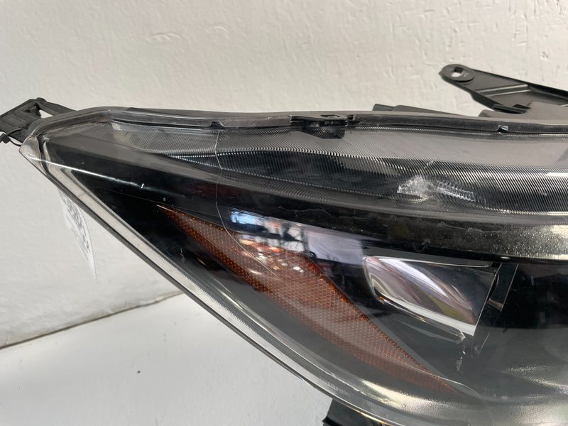 Load image into Gallery viewer, 2020-2023 NISSAN ROGUE SPORT QASHQAI RIGHT HALOGEN HEADLIGHT HEADLAMP # 106228